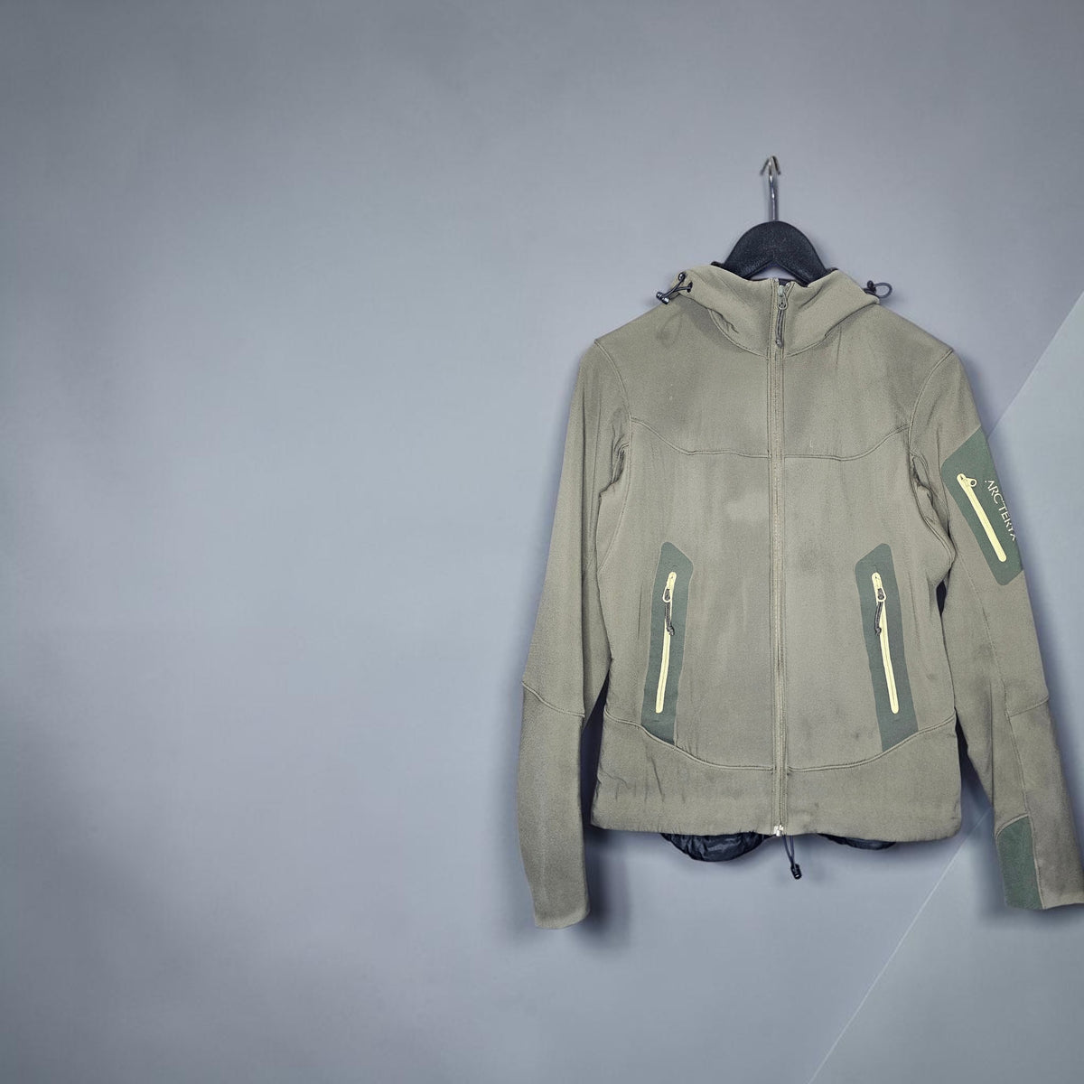 Womens Arcteryx Hyllus hoody olive green softshell jacket