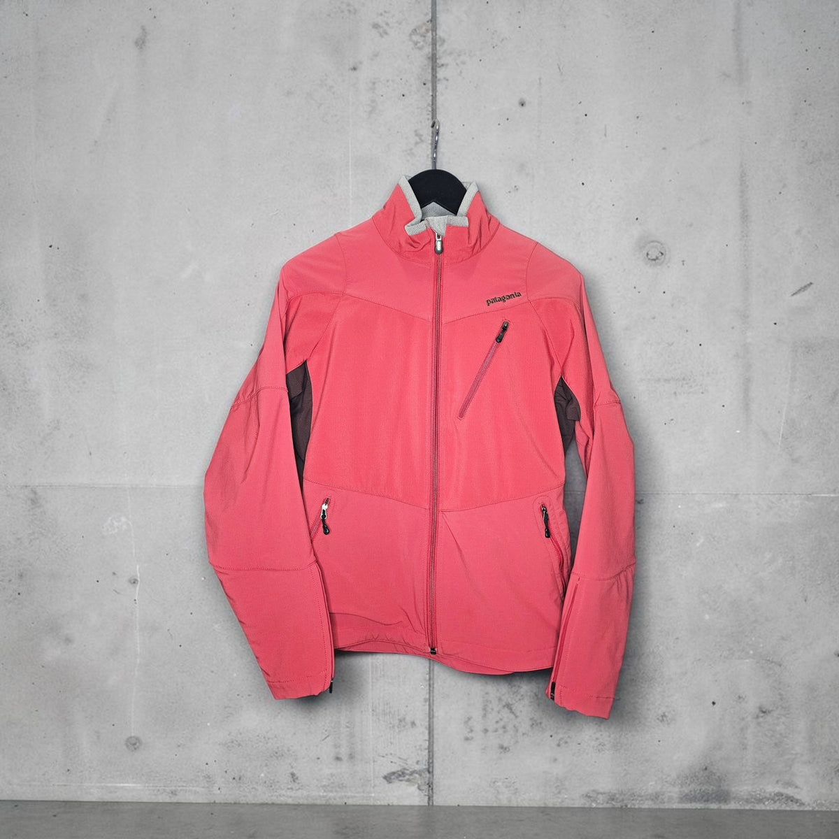 Womens Patagonia red maroon softshell zipup jacket