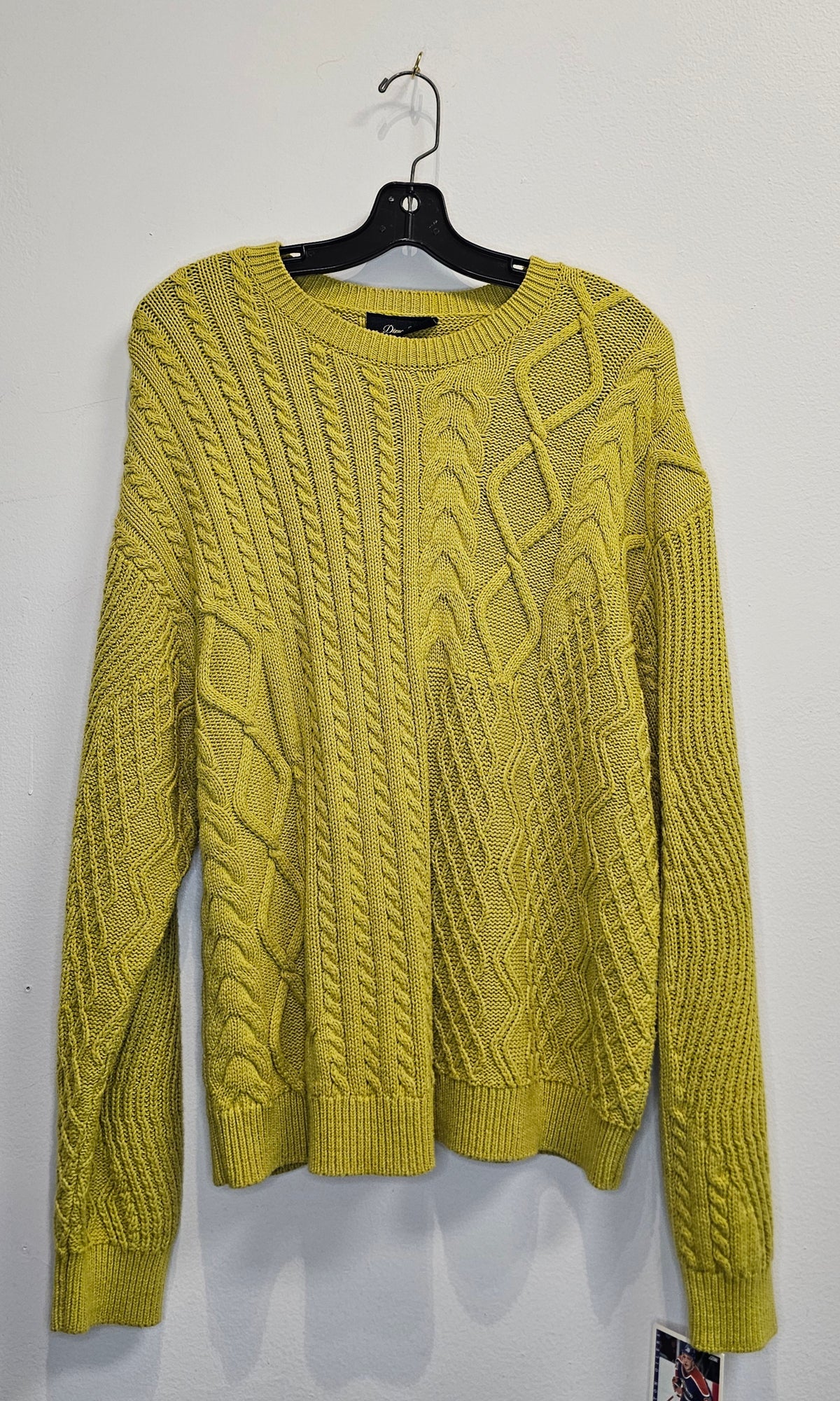 Dime cable knit yellow-green sweater