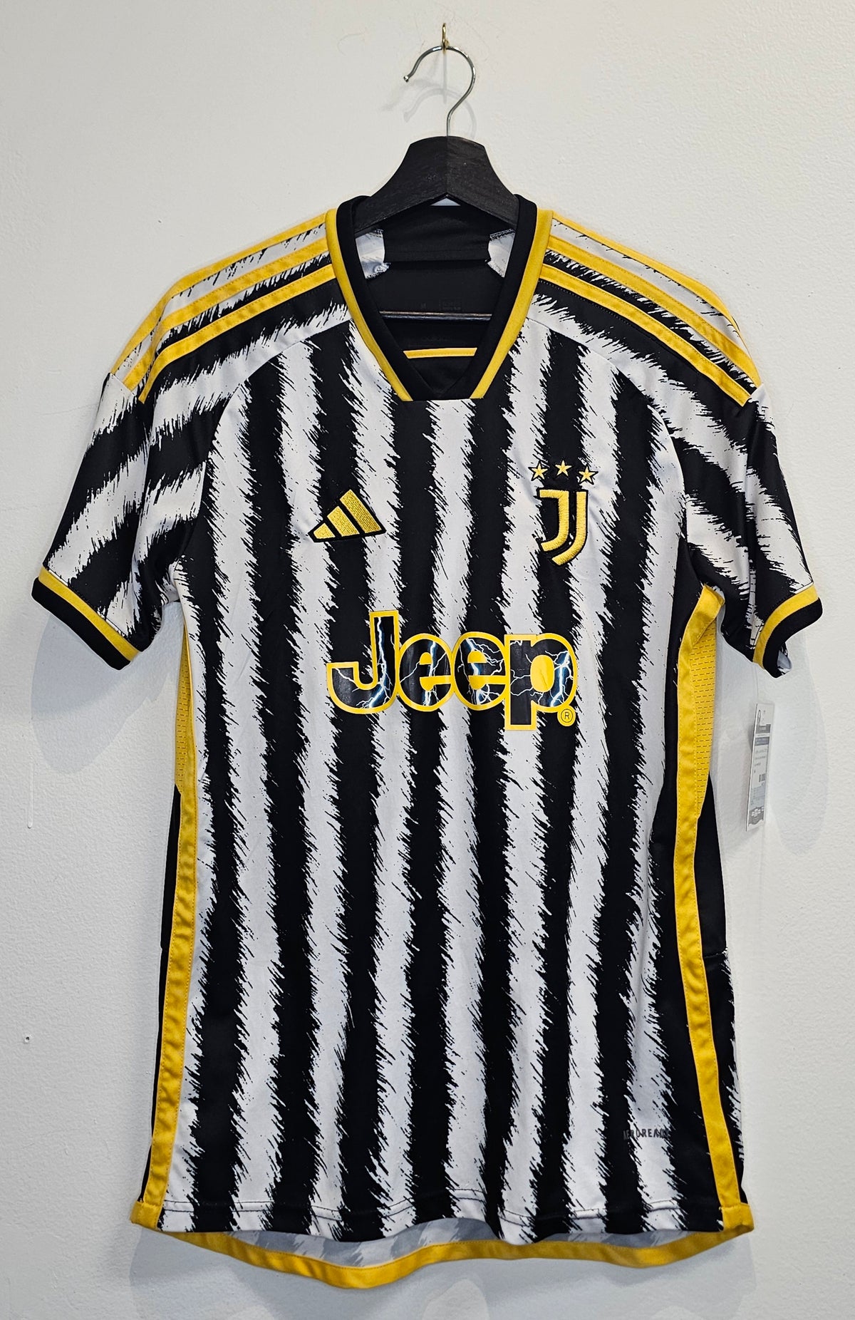 Adidas slimfit Juventus 23/24 home soccer jersey