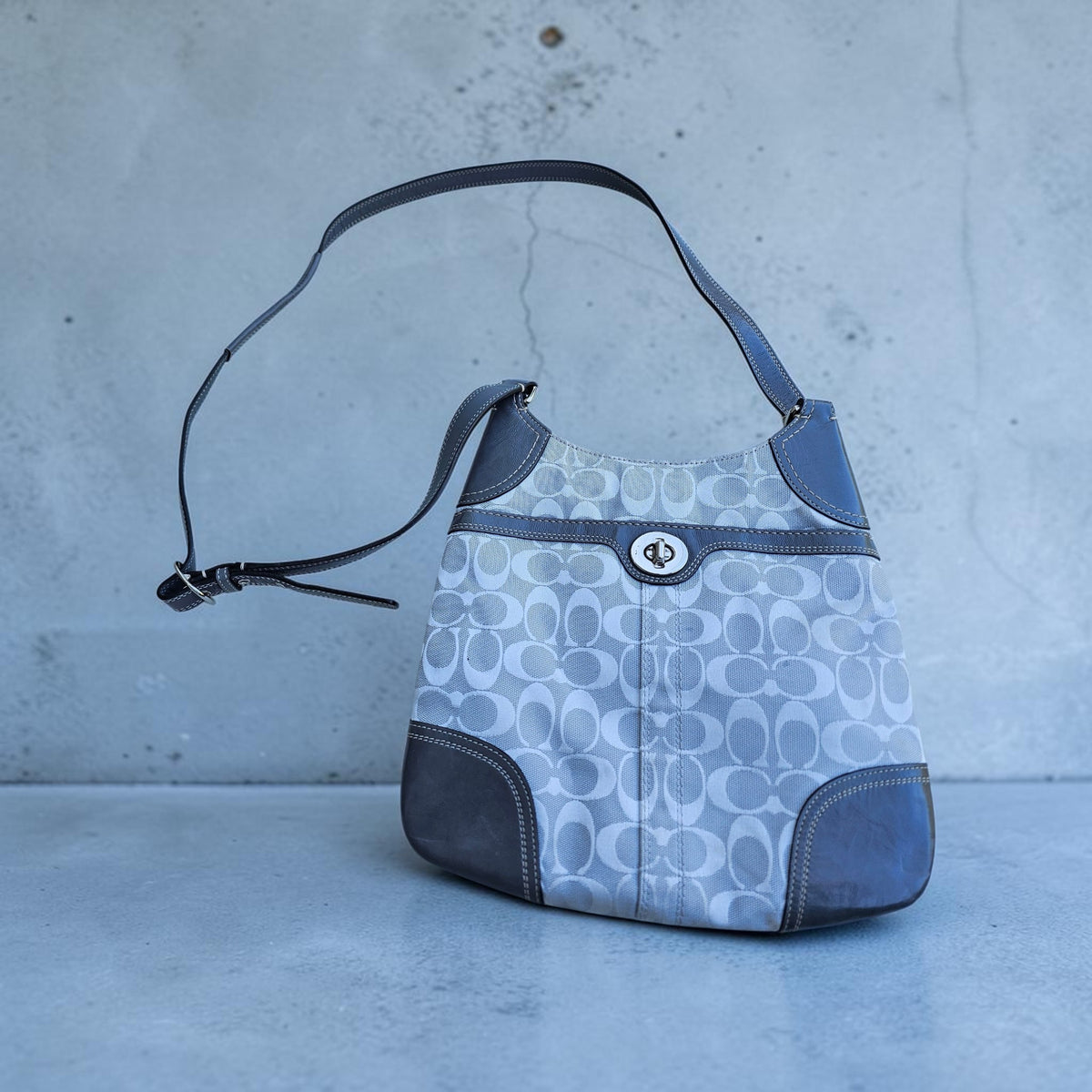 Coach silver grey jacquard Hamptons turnlock hobo bag