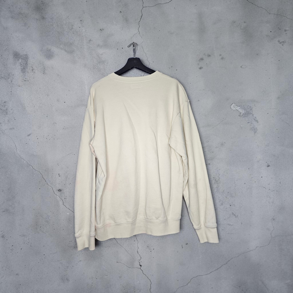 Market wash arc coconut crewneck