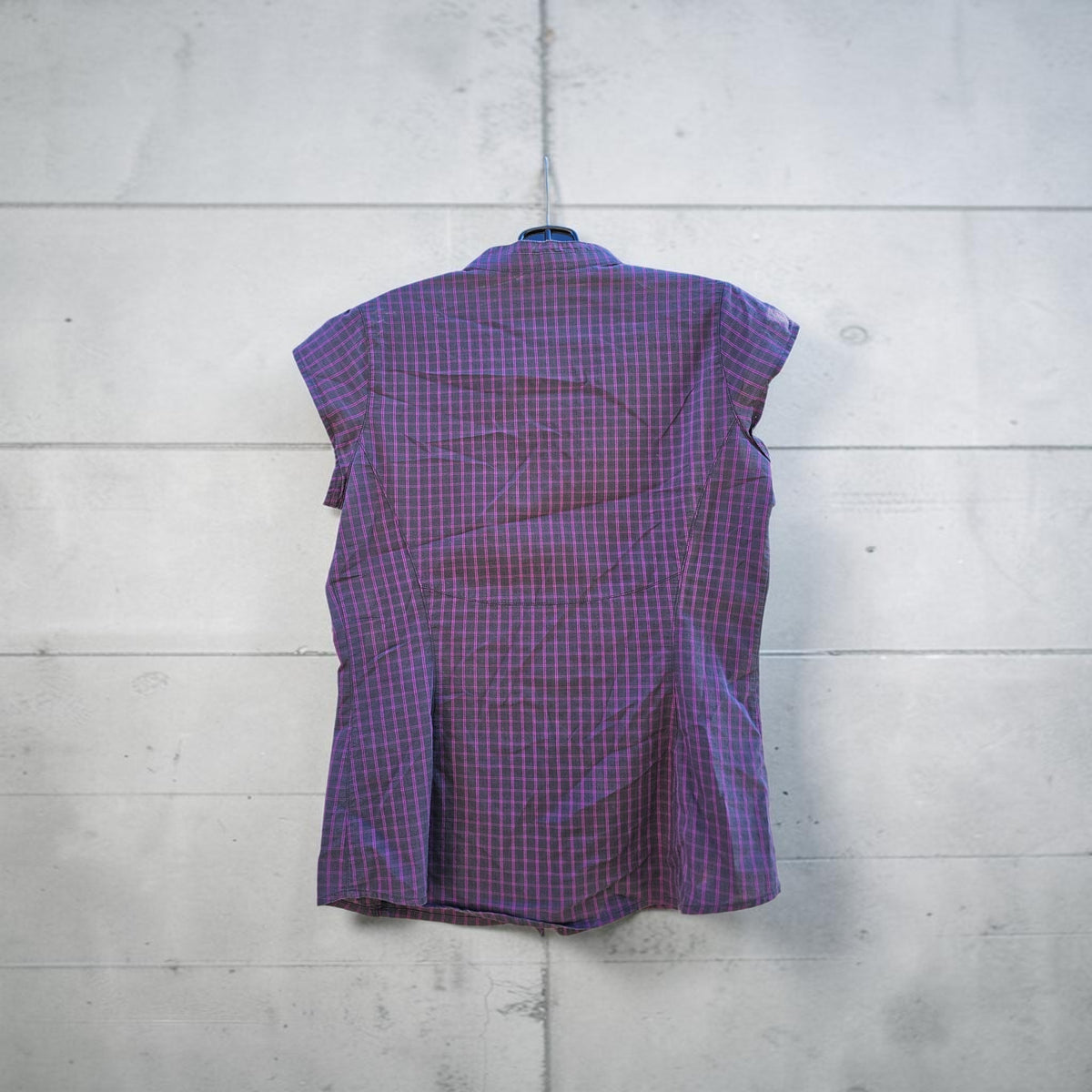 Arcteryx womens stripes buttons down vneck flutter blouse