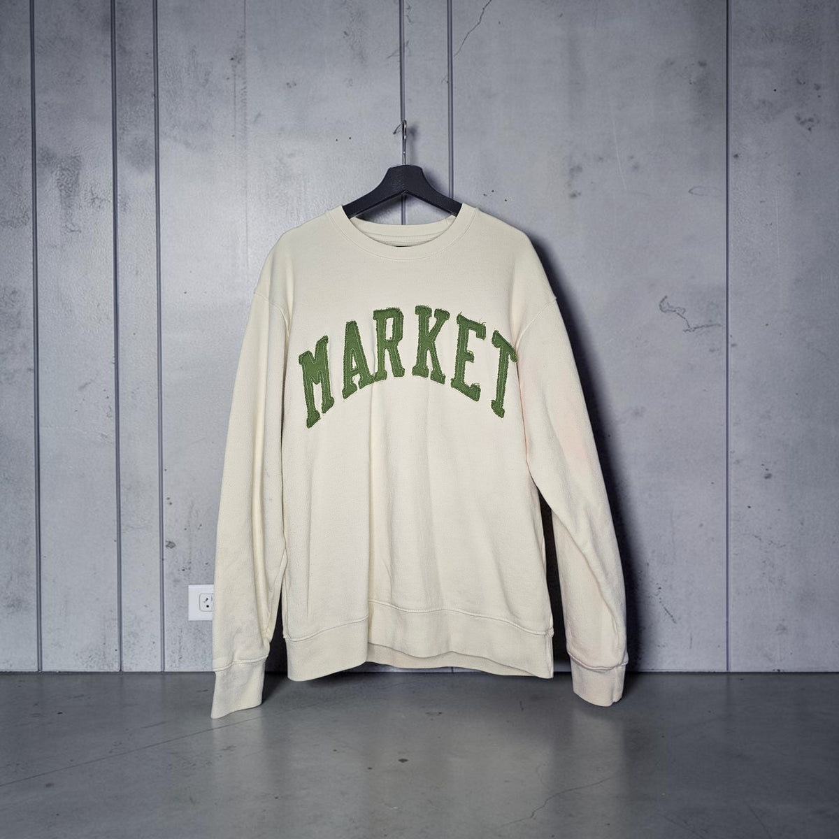 Market wash arc coconut crewneck