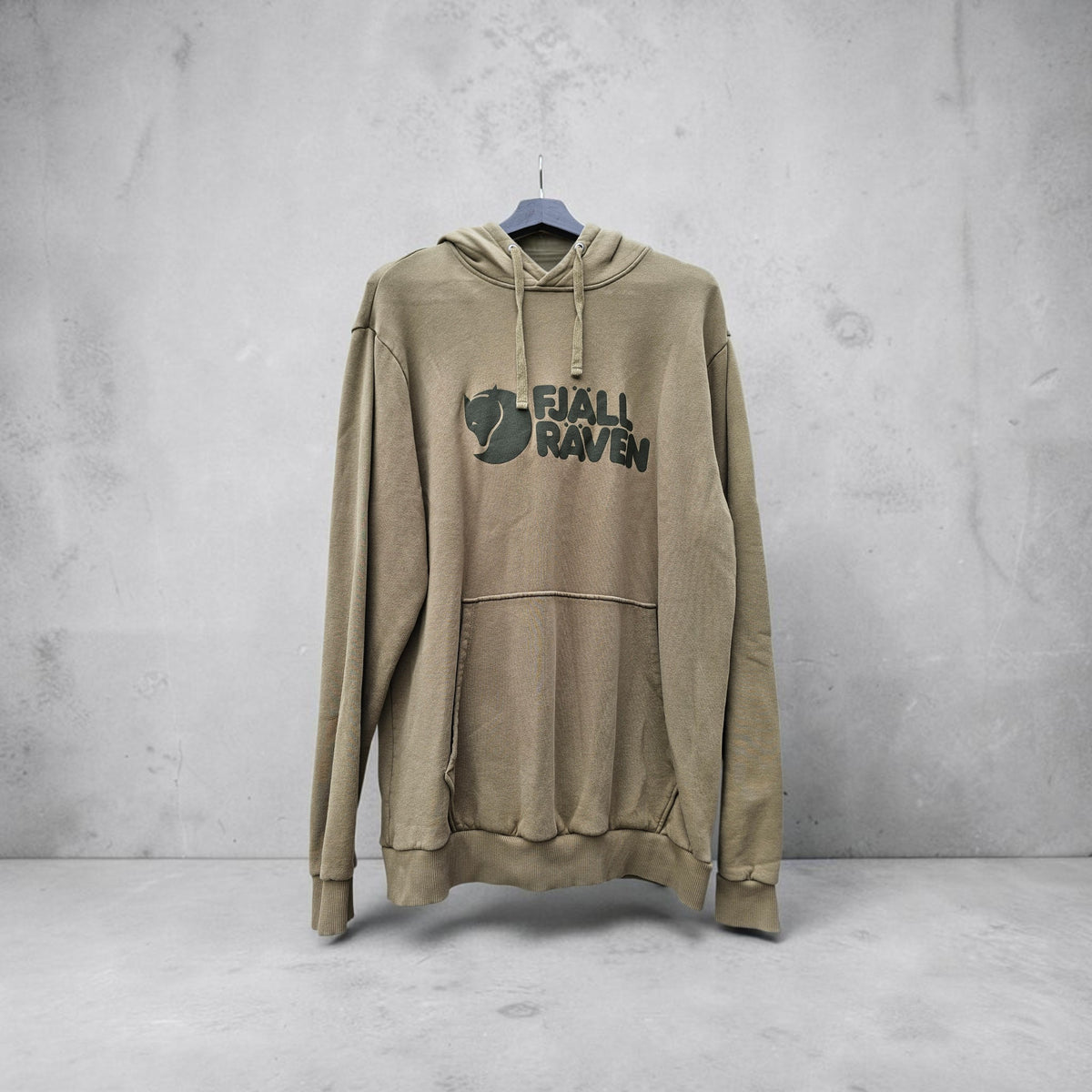 Fjall Raven logo olive pullover hoodie