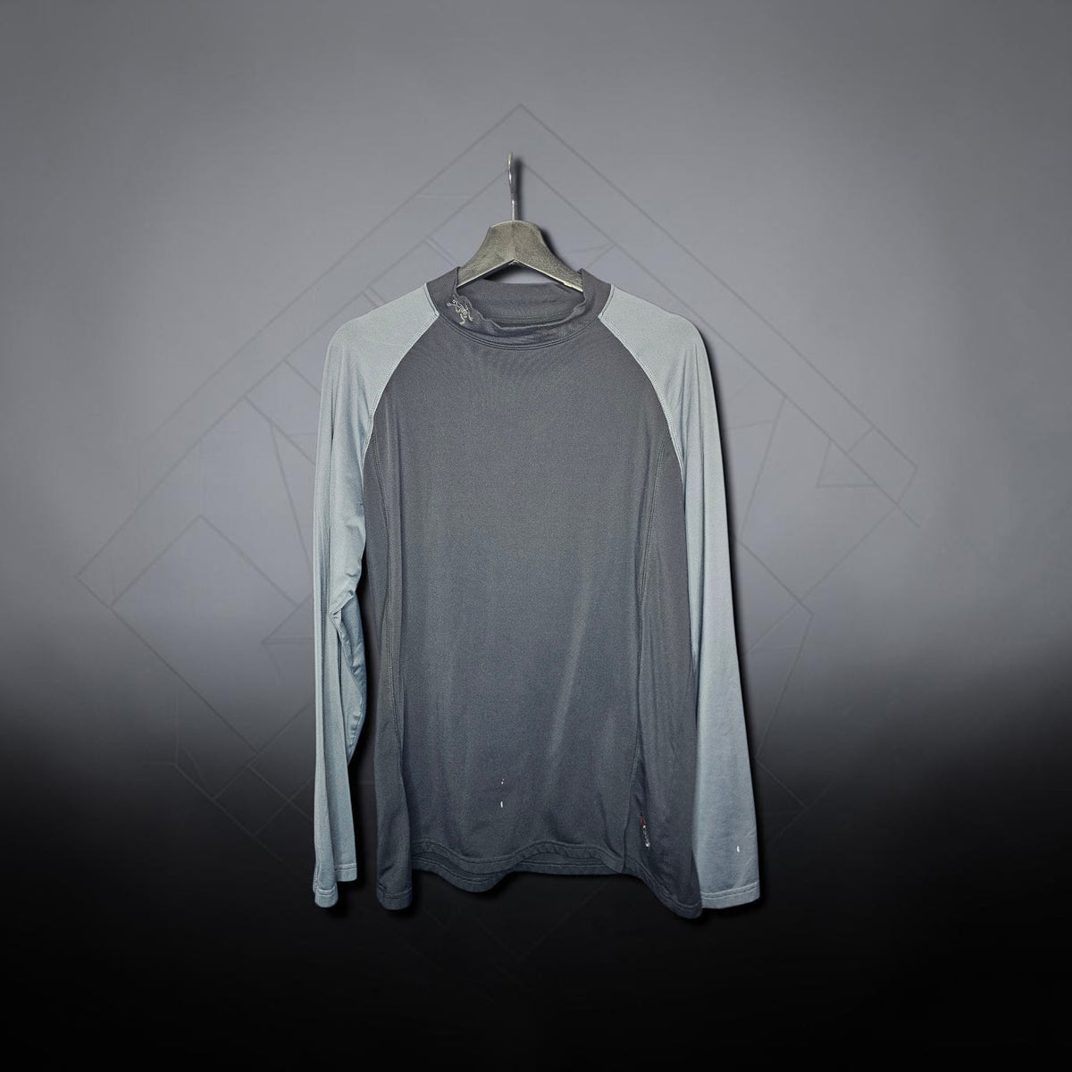 Arcteryx black grey raglan sleeve mock neck athletic longsleeve